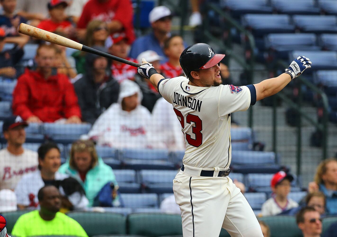 Braves lead 6-1 at rain delay