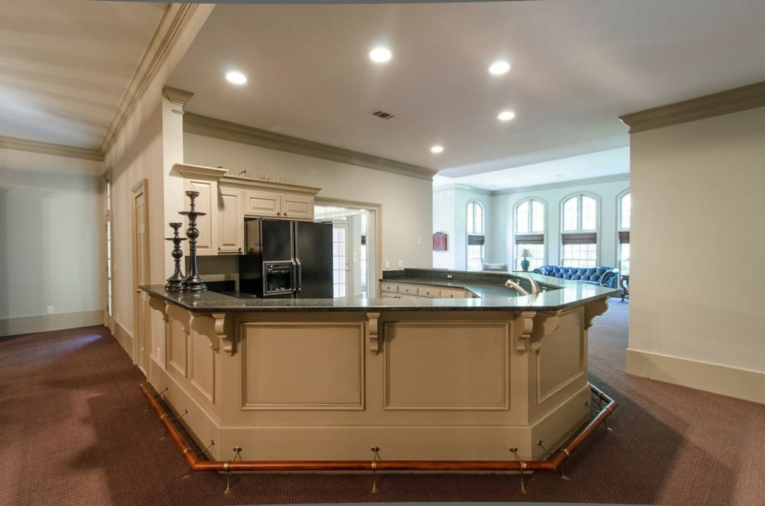 Former Braves pitcher is selling Alpharetta estate