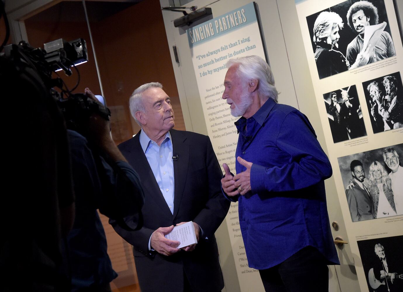 Kenny Rogers talks with Dan Rather