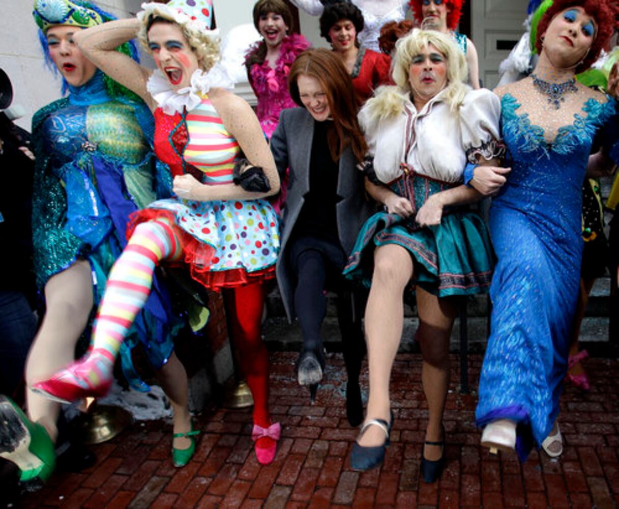 Julianne Moore gets Hasty Pudding award