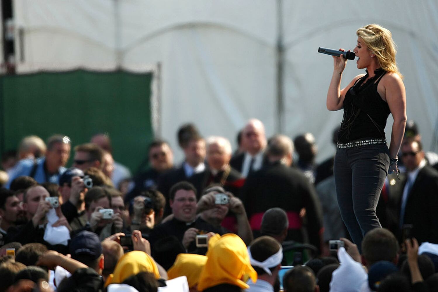Photos: Kelly Clarkson through the years
