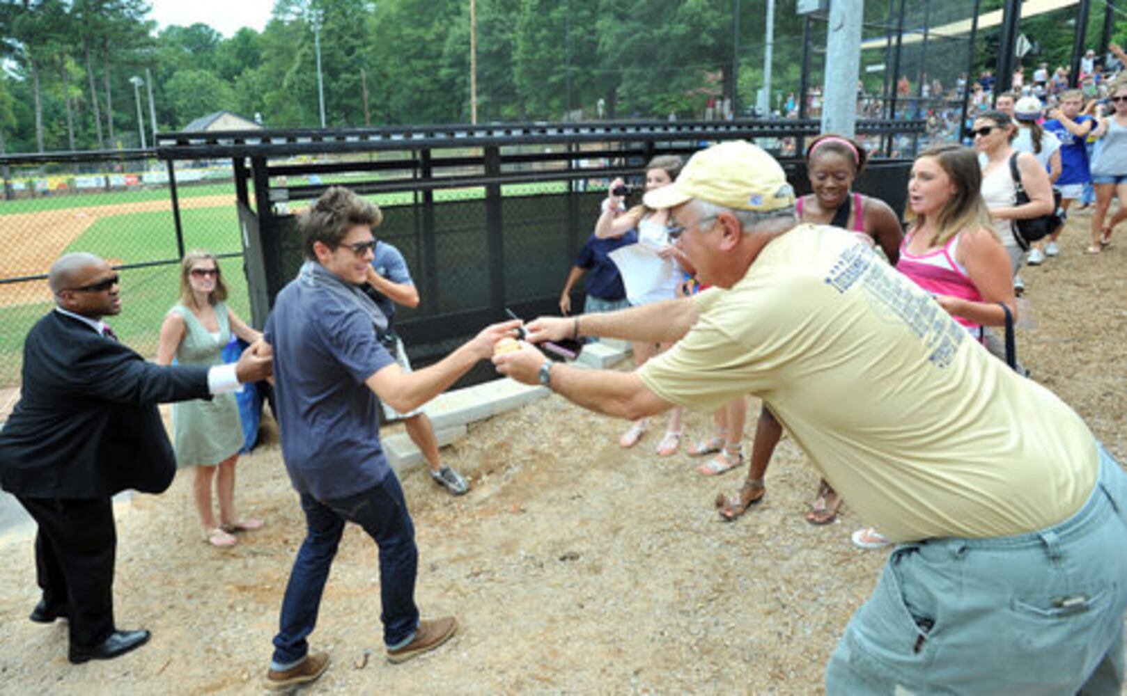Zac Efron goes to baseball camp