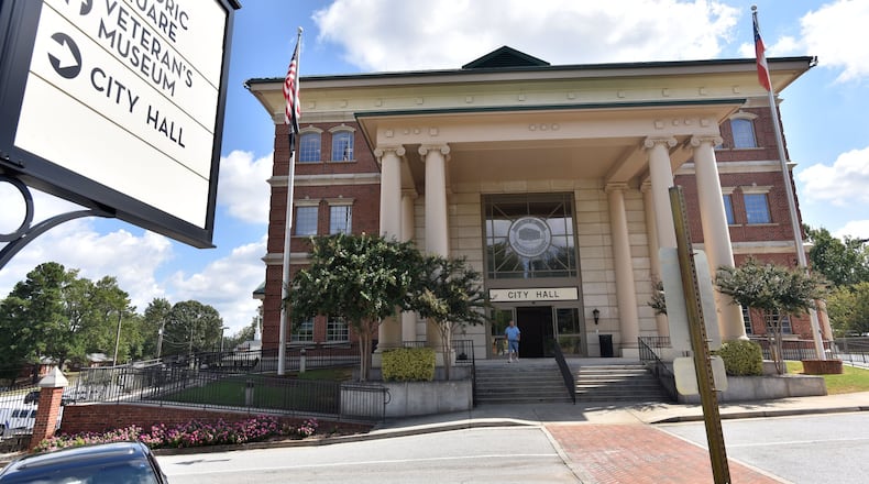 Lawrenceville City Hall will close early Monday. HYOSUB SHIN / HSHIN@AJC.COM AJC FILE PHOTO