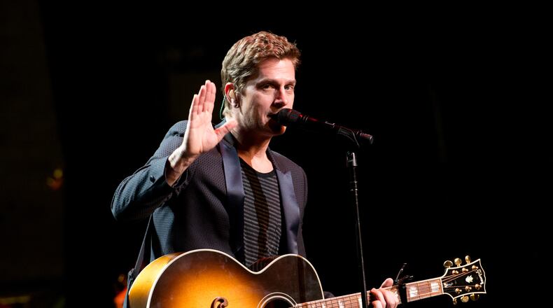 Rob Thomas performs during the 4th Annual 'Home For The Holidays' Benefit Concert at Beacon Theatre on December 6, 2014 in New York City. (Photo by Noam Galai/Getty Images)