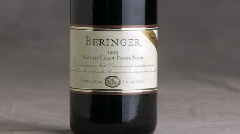 KRT FOOD STORY SLUGGED: WINEWEEK KRT PHOTO BY JAMES F. QUINN/CHICAGO TRIBUNE (May 28) The 1999 Beringer Vineyards North Coast Pinot Noir has been anointed as very good to exceptional. (TB) NC KD 2002 (Vert) (gsb)