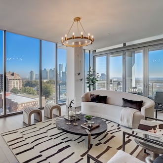Represented by Compass realtor Ericka Mitchell (ericka.mitchell@compass.com), Former Atlanta Hawks power forward John Collins’ Atlanta condo is stunning. Photos courtesy of ShowingTimePlus