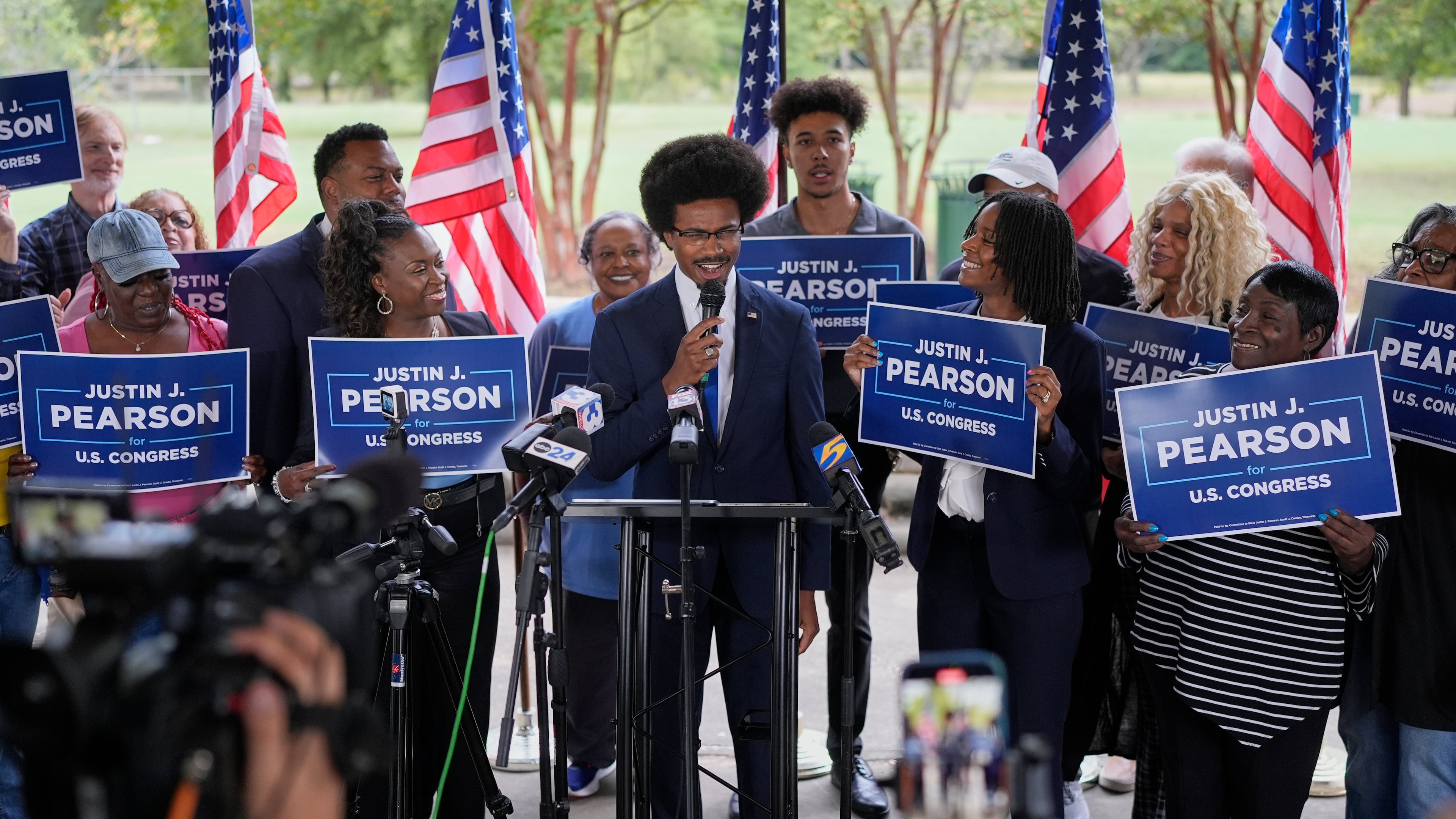 State Rep. Justin J. Pearson, D-Memphis, center, announces his candidacy for U.S. Congress during a news conference Wednesday, Oct. 8, 2025, in Memphis, Tenn. (AP Photo/George Walker IV)