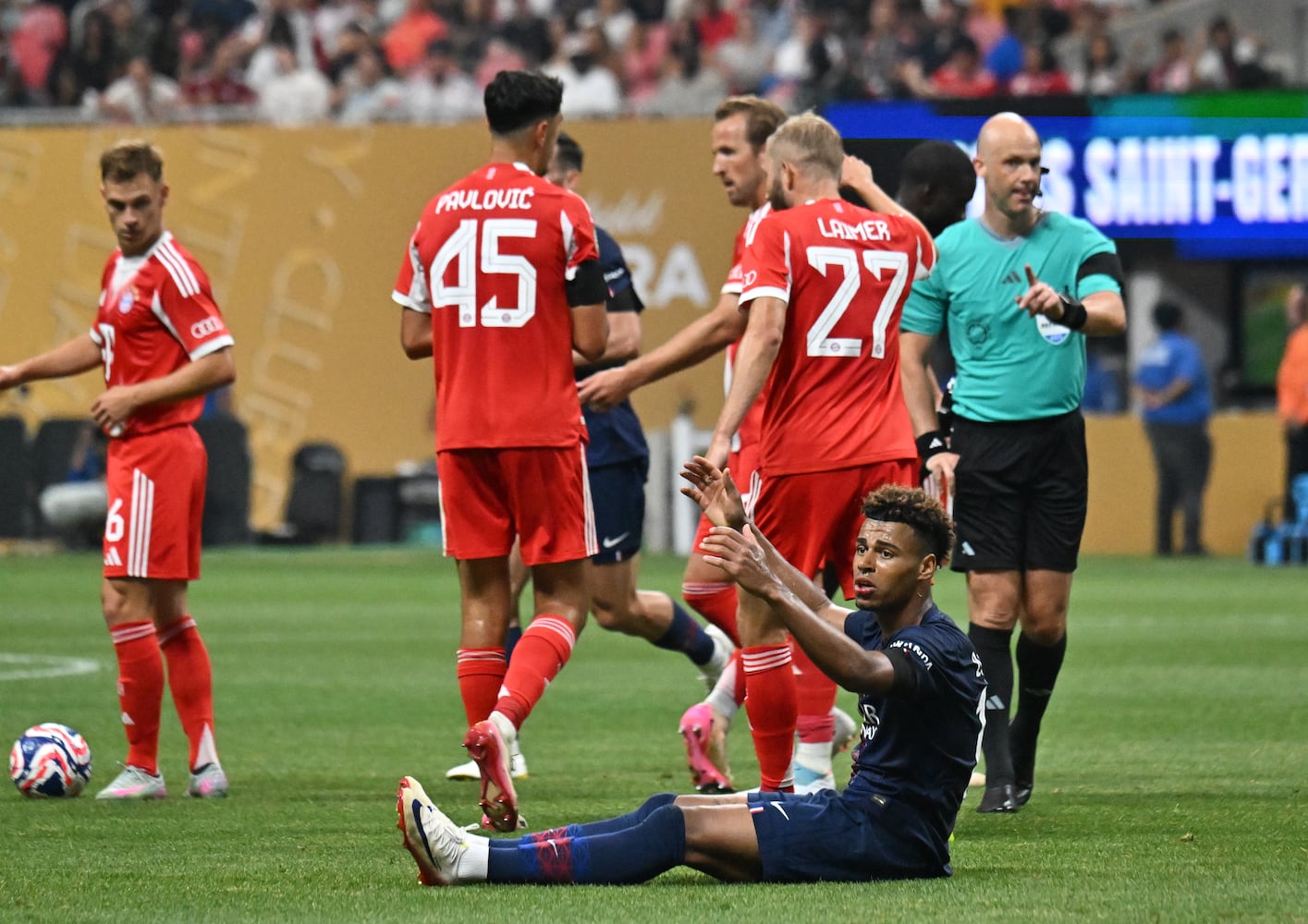 Club World Cup quarterfinals - Paris Saint-Germain vs Bayern Munich