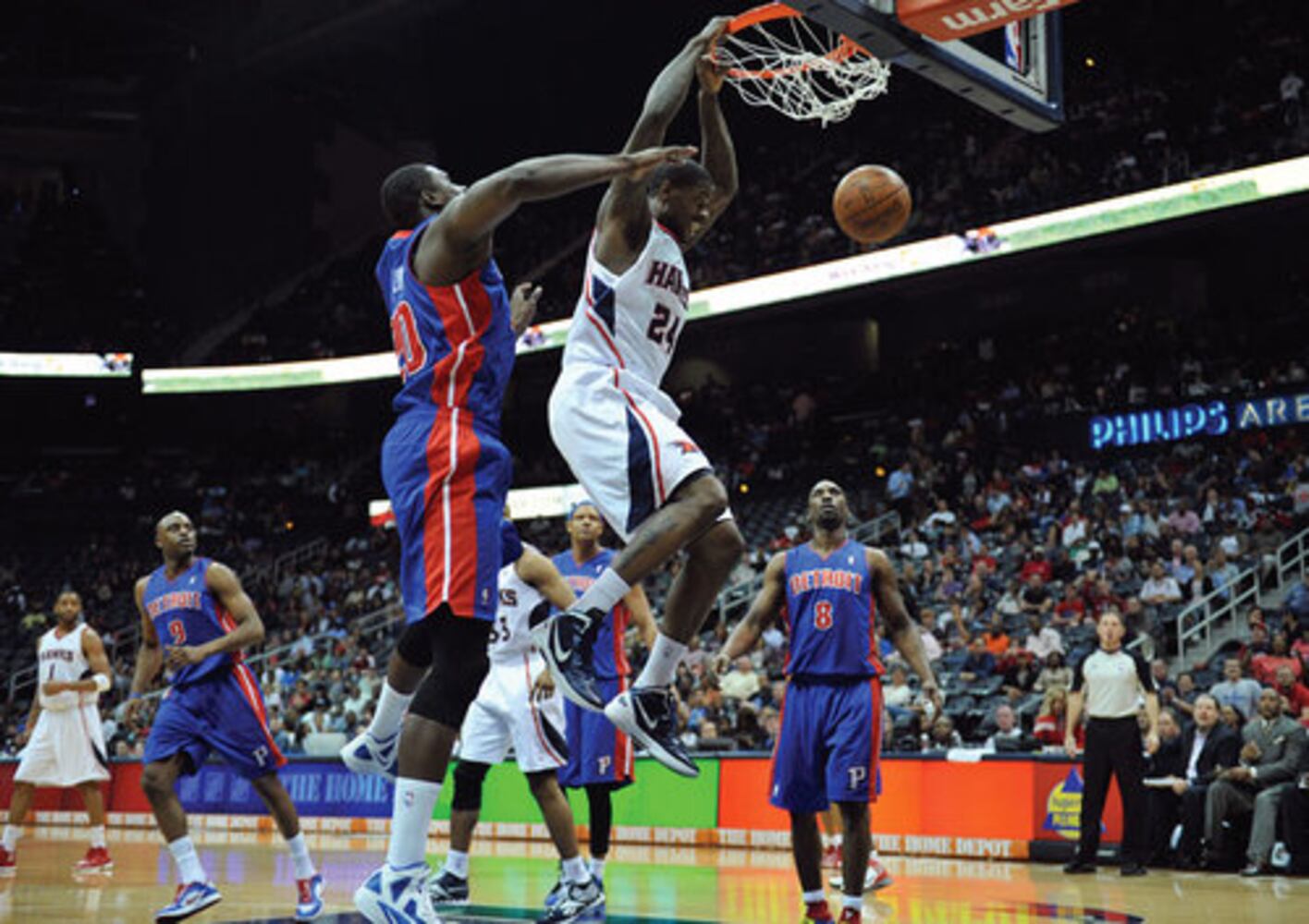 Hawks beat Pistons 116-84