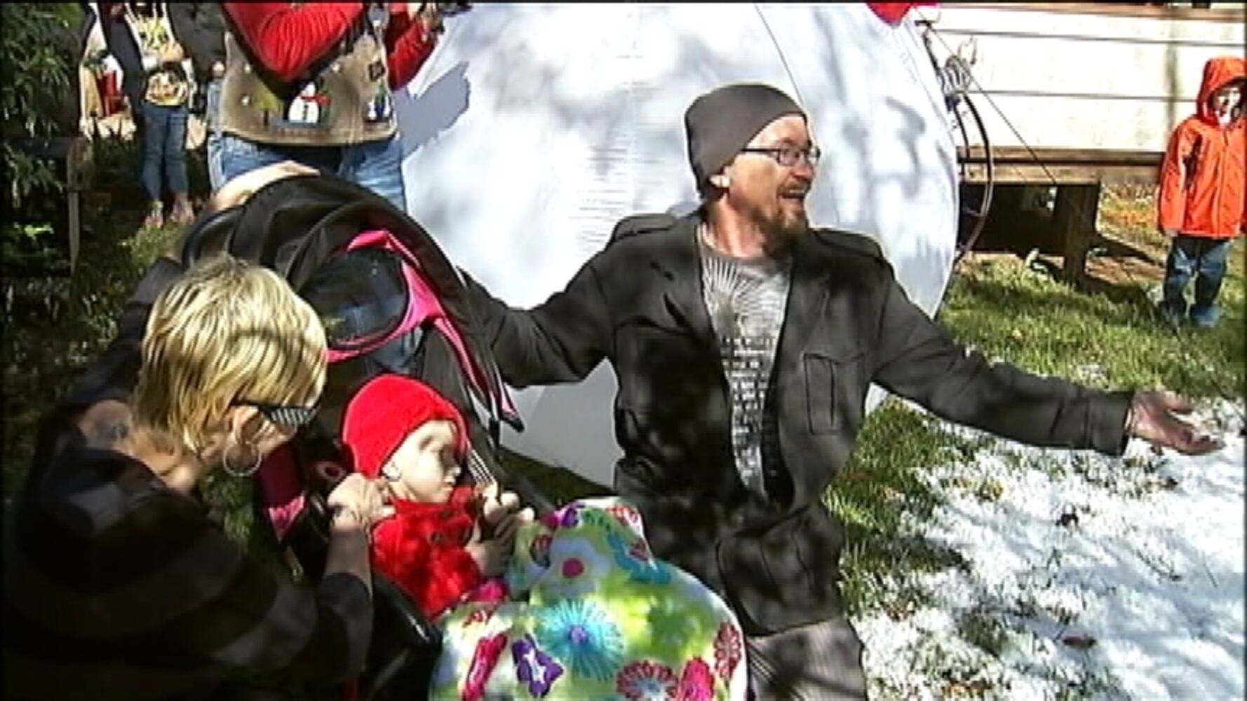 Community celebrates Christmas early for Dahlia Minton