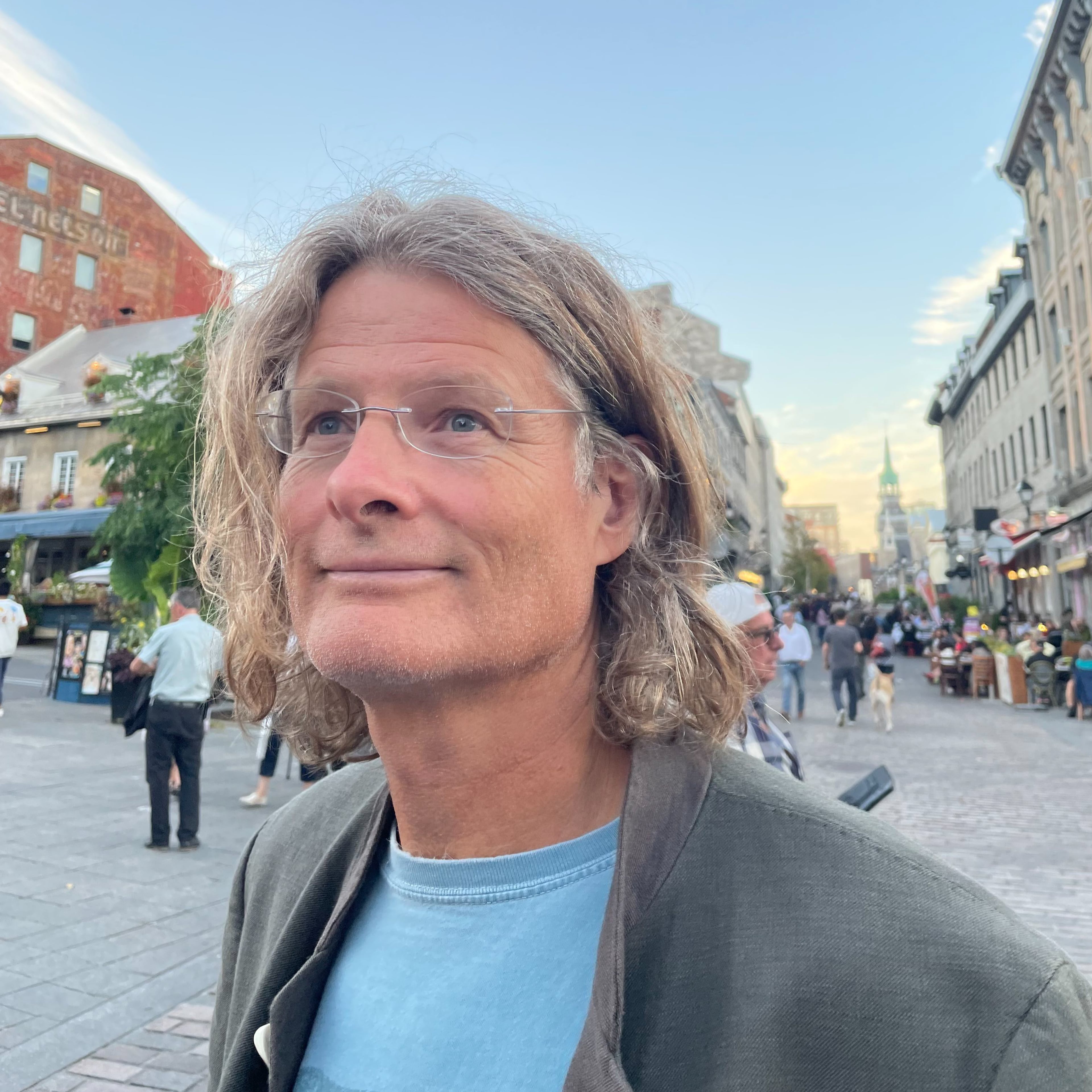 Mike Esterl staff image