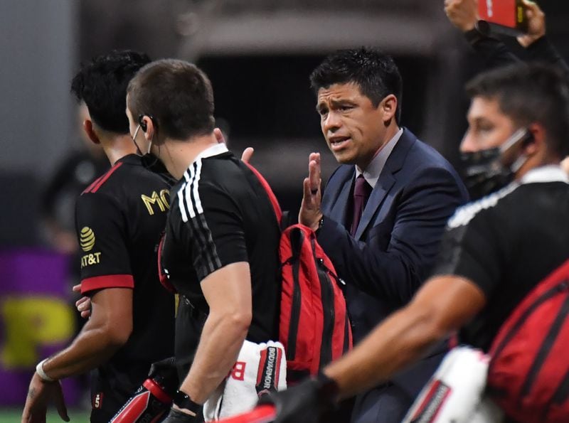 Atlanta United head coach Gonzalo Pineda instructs players during the second half against Orlando Friday, Sept.  10, 2021, at Mercedes-Benz Stadium in Atlanta. Atlanta United won 3-0. (Hyosub Shin / Hyosub.Shin@ajc.com)