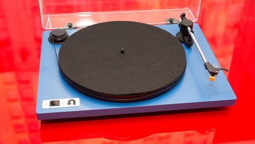 The U-Turn Orbit Basic turntable manages to keep costs low while streamlining the set-up and offering shoppers a lot of options to customize the color and build. (Sarah Tew/CNET/TNS)