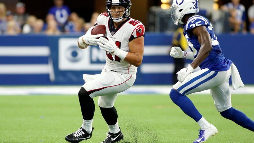 INDIANAPOLIS, INDIANA - SEPTEMBER 22: Austin Hooper #81 of the Atlanta Falcons runs the ball after a catch during the third quarter in the game against the Indianapolis Colts at Lucas Oil Stadium on September 22, 2019 in Indianapolis, Indiana. (Photo by Justin Casterline/Getty Images)