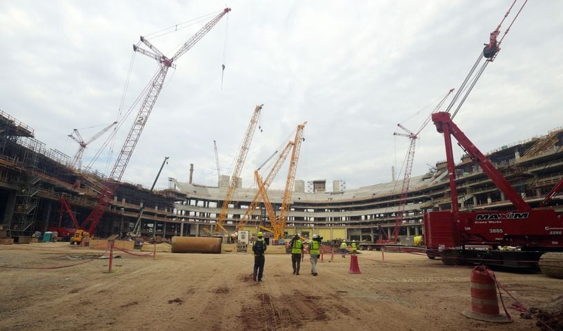 New Falcons Stadium rises