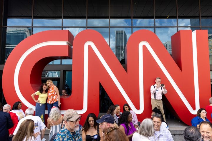 Hundreds of CNN alum bid farewell to CNN Center