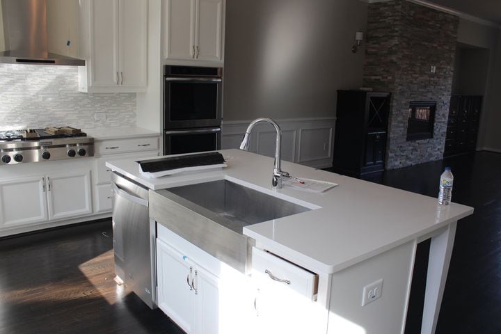 Farmhouse sinks gain popularity in new homes
