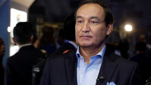 FILE - In this Thursday, June 2, 2016, file photo, United Airlines CEO Oscar Munoz waits to be interviewed, in New York, during a presentation of the carrier's new Polaris service, a new business class product that will become available on trans-Atlantic flights. Munoz said in a note to employees Tuesday, April 11, 2017, that he continues to be disturbed by the incident Sunday night in Chicago, where a passenger was forcibly removed from a United Express flight. Munoz said he was committed to â€œfix whatâ€™s broken so this never happens again.â€ (AP Photo/Richard Drew, File)