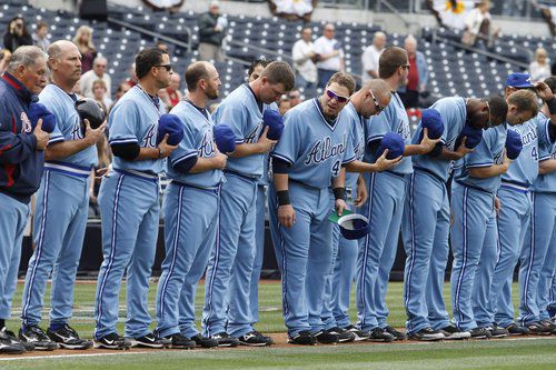 Braves wear throwback uniforms