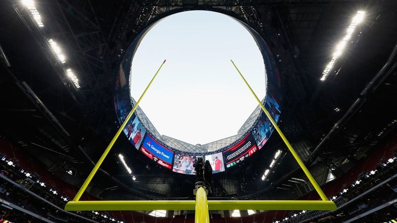 The eight-piece roof opened in eight minutes and 10 seconds after the push of a button, beating the 12-minute mark that architects and the Falcons organization had long promised.