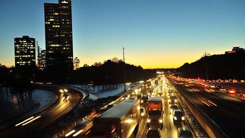 Evening traffic on I-285 in Atlanta. (photographer: Hyosub Shin / hshin@ajc.com)