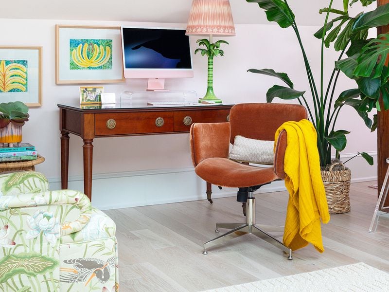 Bright colors and modern pieces help balance older furniture, said designer Isabel Ladd.
Photo: Courtesy of Isabel Ladd Interiors / Andrew Kung