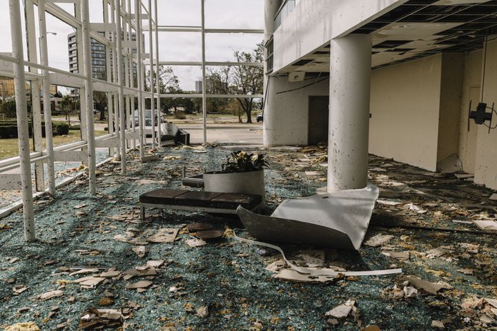 Windows blown out of a building by Hurricane Laura in Lake Charles, La., on Thursday, Aug. 27, 2020. (William Widmer/The New York Times)