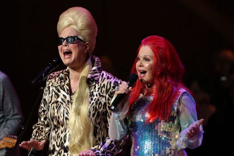  Cindy Wilson and Kate Pierson had the venue bopping with "Roam." Photo: Robb Cohen Photography & Video /RobbsPhotos.com