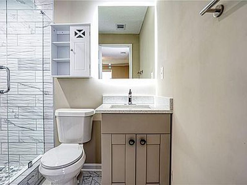 This home has 2 full bathrooms.