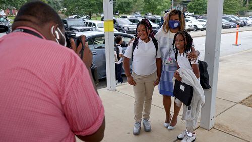 Adults will no longer be required to wear masks in Clayton County school buildings beginning Monday. (Jason Getz / Jason.Getz@ajc.com)