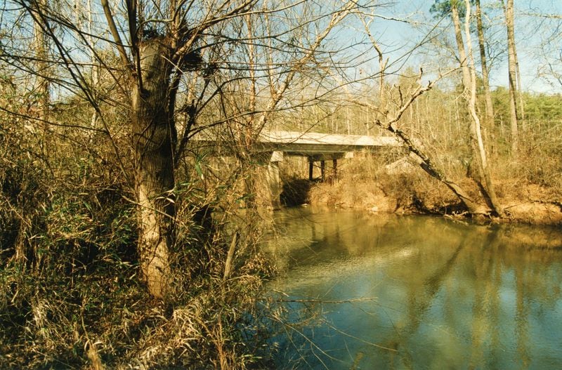 Site of the Moore’s Ford Bridge mass lynching, which took place on July 25, 1946 in Walton County, Ga., shown here on December 16, 1991. DWIGHT ROSS, JR. / THE ATLANTA JOURNAL CONSTITUTION