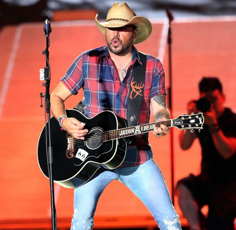 Jason Aldean rolled through a decade worth of hits during the show.  Photo: Robb Cohen Photography & Video/ www.RobbsPhotos.com