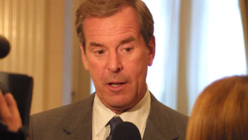 Peter Jennings died in 2005 from lung cancer. Wikimedia Commons labeled for reuse
