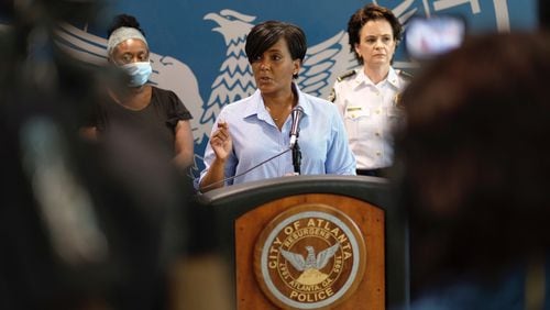 May 30, 2020 - Atlanta - Atlanta Mayor Keisha Lance Bottoms announced a 9pm curfew as protests continued for a second day. Protests over the death of George Floyd in Minneapolis police custody spread around the United States on Saturday, as his case renewed anger about others involving African Americans, police and race relations. Ben Gray for the Atlanta Journal Constitution