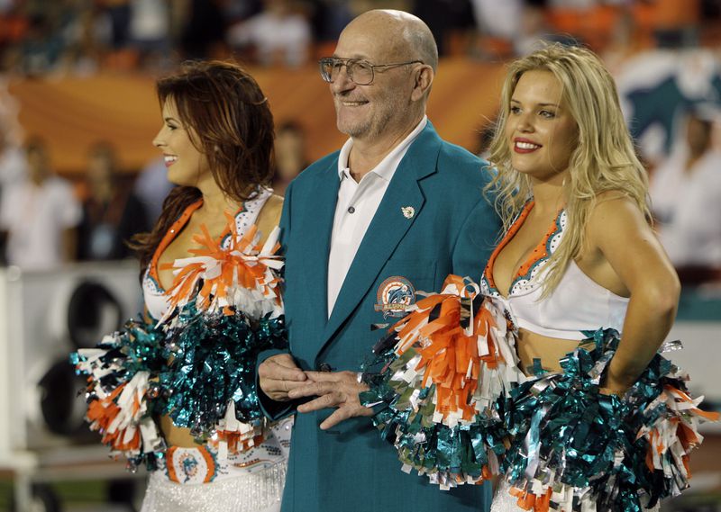 Former Miami Dolphins Jake Scott is honored before an NFL football game against the Chicago Bears, Thursday, Nov. 18, 2010 in Miami. (AP Photo/J.Pat Carter)