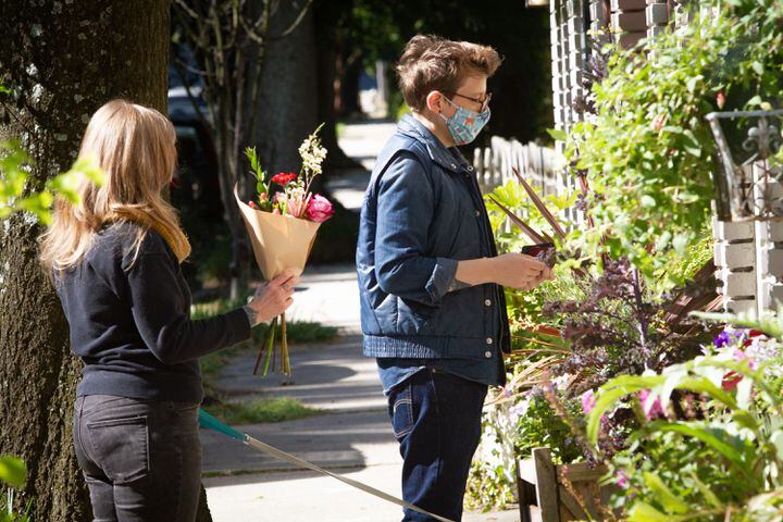 PHOTOS: Finding flowers for Mom during pandemic