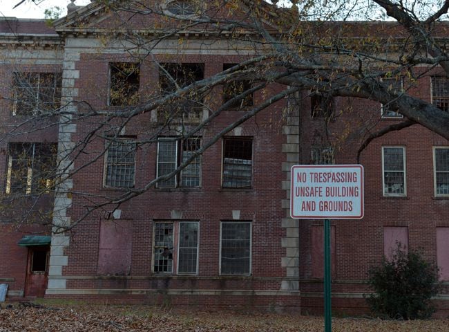 The state is shutting down most of Central State, once the nation’s largest psychiatric hospital, to comply with a federal mandate to overhaul the way it provides psychiatric services.