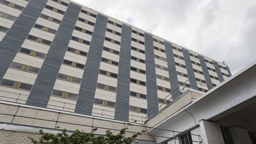 The Atlanta VA medical Center, located in Decatur, scored poorly again compared to other VA hospitals in 2019, but a new leader was put in place last spring to turn the facility around. Bob Andres / bandres@ajc.com