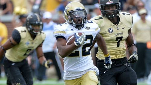 Georgia Tech Yellow Jackets running back Clinton Lynch (22) runs for a touchdown after a catch in the second half at Bobby Dodd Stadium on Saturday, September 17, 2016. Georgia Tech Yellow Jackets won 38-7 over the Vanderbilt Commodores. HYOSUB SHIN / HSHIN@AJC.COM